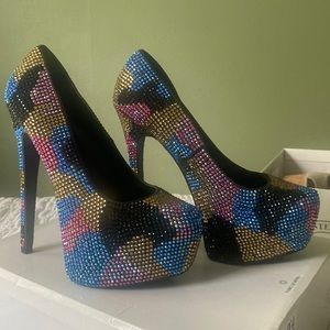 STEVE MADDEN, party heels💙